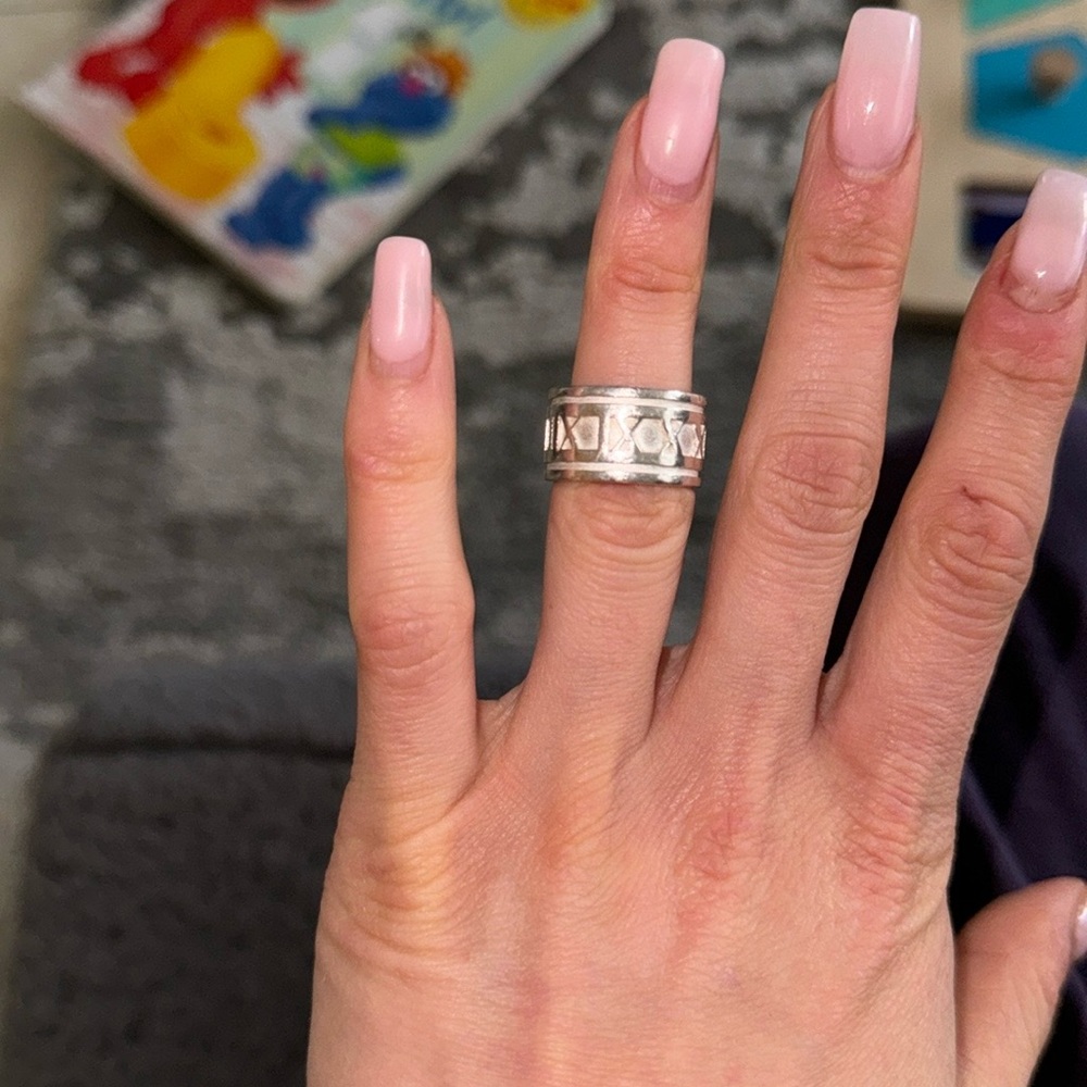 Tiffany and co sterling silver atlas Roman numeral ring